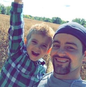 Meet your Posher, Dustin